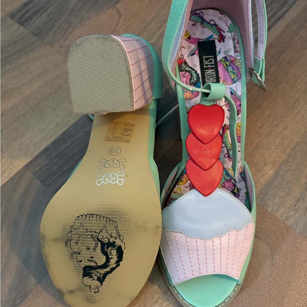 Iron Fist Cupcake Heart Sandals - Picture 2 of 3